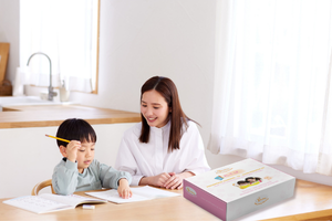 structured learning activity helping preschool children build self learning habits